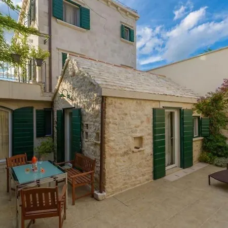 Angelina بيت للعطل *